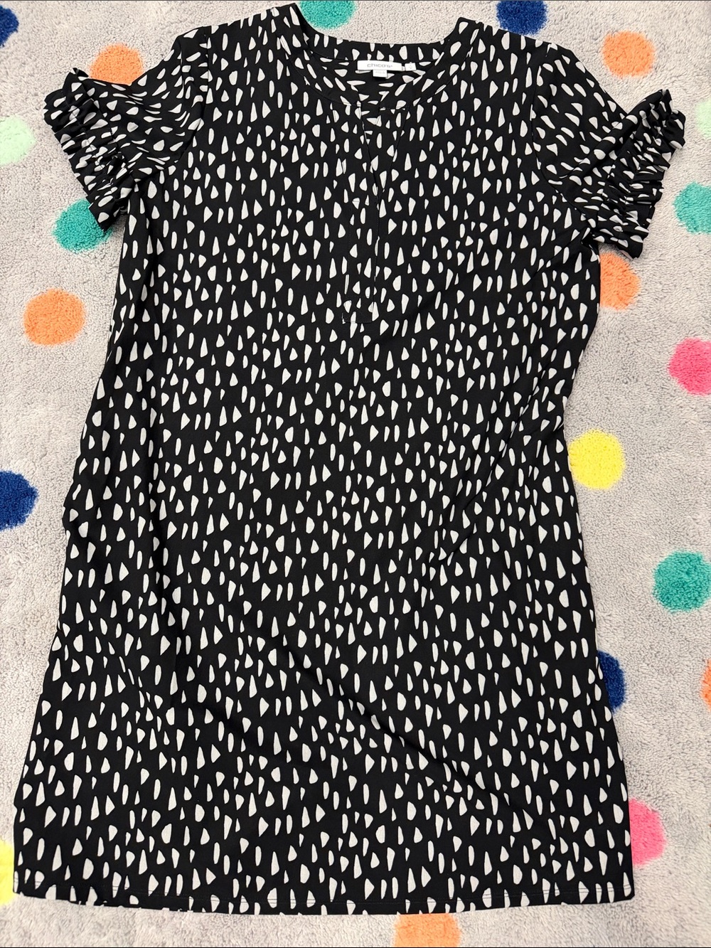 Ladies CHICOS size 1 Black and White Patterned athletic type Dress